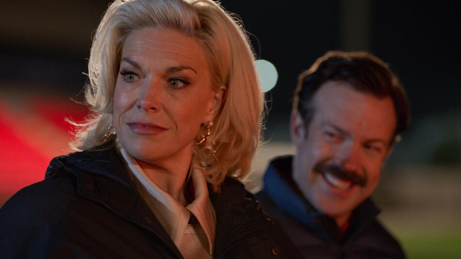 Hannah Waddingham e Jason Sudeikis in Ted Lasso 1x06