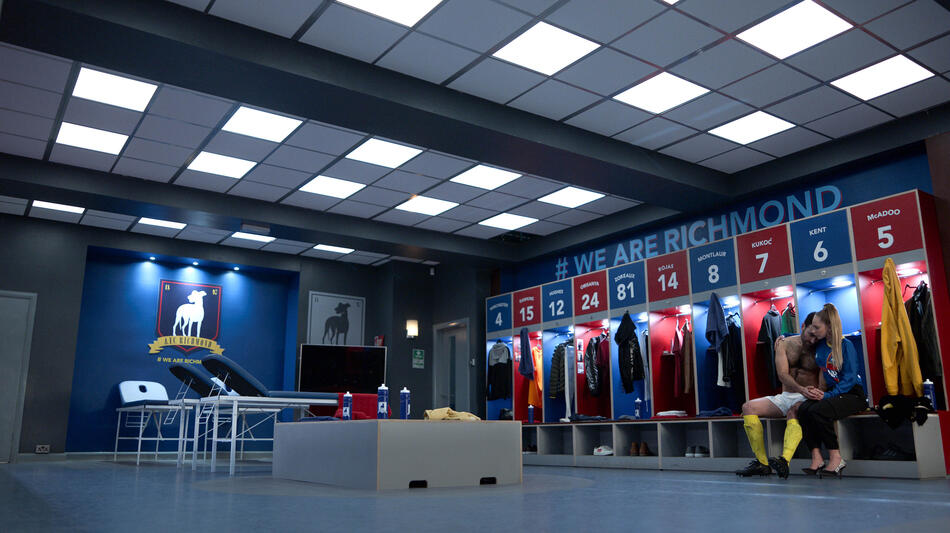 Brett Goldstein e Juno Temple in Ted Lasso 1x10