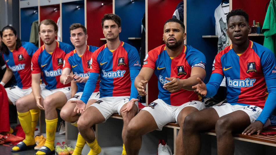 Cristo Fernández, David Elsendoorn, Billy Harris, Stephen Manas, Kola Bokinni e Toheeb Jimoh in Ted Lasso 3x05