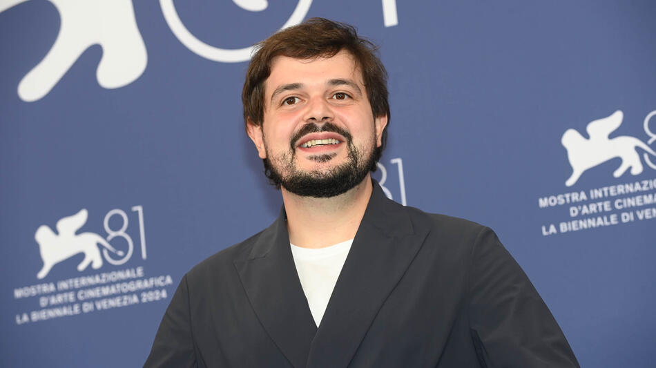 L'attore Francesco Russo al photocall di M - Il figlio del secolo di Joe Wright a Venezia 81 il 5 settembre 2024