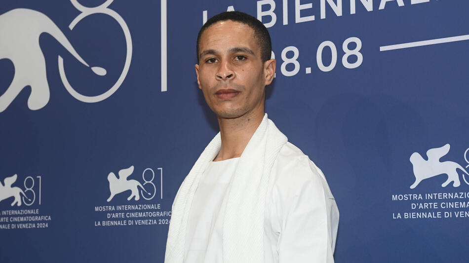 Il regista Jason Jacobs al photocall di Carissa di Jason Jacobs e Devon Delmar a Venezia 81 il 5 settembre 2024