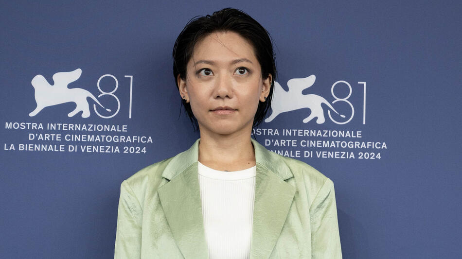 L'attrice Anicca Panna al photocall di Stranger eyes di Siew Hua Yeo a Venezia 81 il 5 settembre 2024
