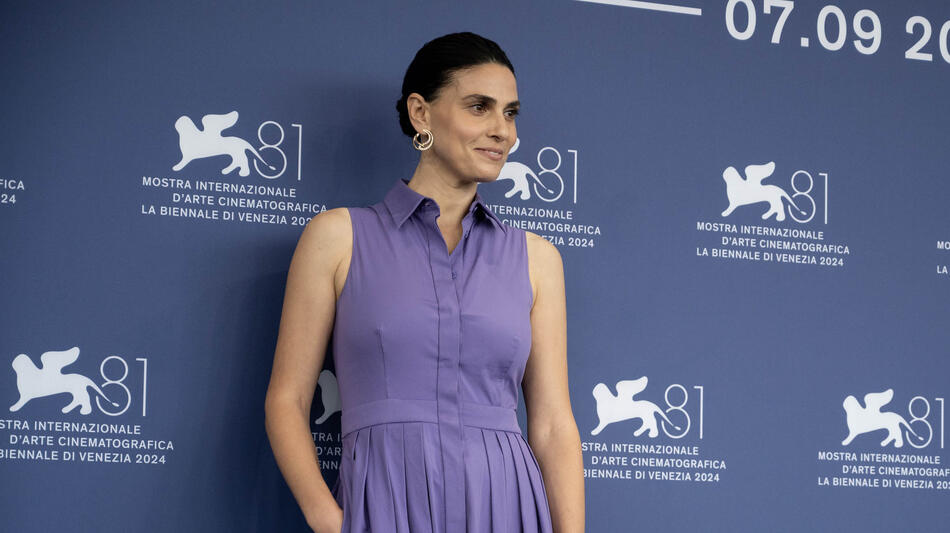 L'attrice Daniela Marra al photocall di Iddu di Fabio Grassadonia, Antonio Piazza a Venezia 81 il 5 settembre 2024