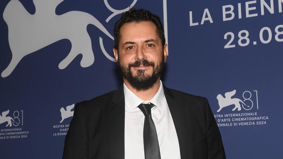 L'attore Ali Barkın Birkan al photocall di One of those days when Hemme dies di Murat Fıratoğlu a Venezia 81 il 6 settembre 2024