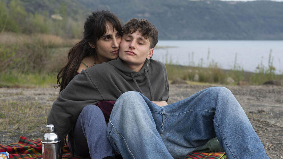 Zackari Delmas e Silvia D'Amico in Il mio compleanno di Christian Filippi