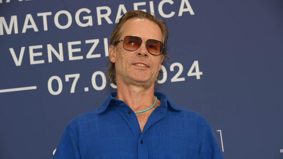 Guy Pearce al photocall del film The brutalist di Brady Corbet a Venezia 81 il 1 settembre 2024