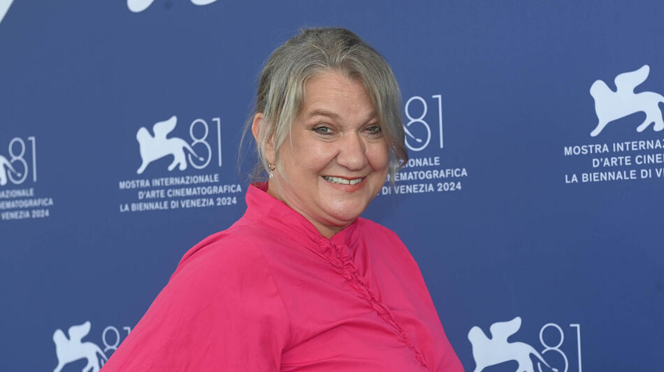 La produttrice Ada Solomon al photocall del film Anul nou care n-a fost di Bogdan Mureşanu a Venezia 81 il 1 settembre 2024