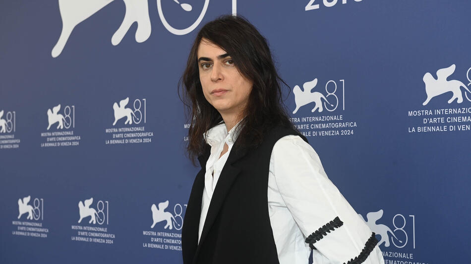 Il regista Francesco Costabile al photocall del film Familia a Venezia 81 il 1 settembre 2024