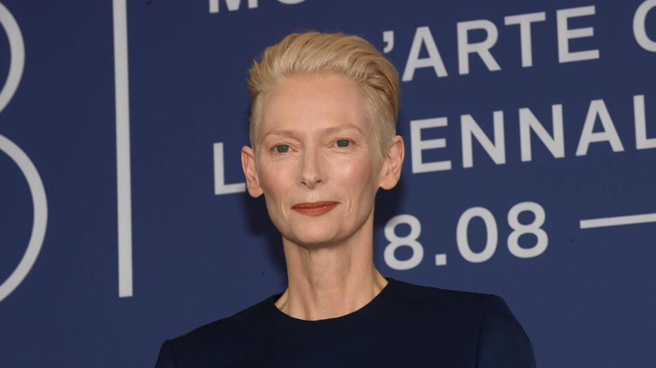 L'attrice Tilda Swinton al photocall del film The Room Next Door di Pedro Almodóvar a Venezia 81 il 2 settembre 2024