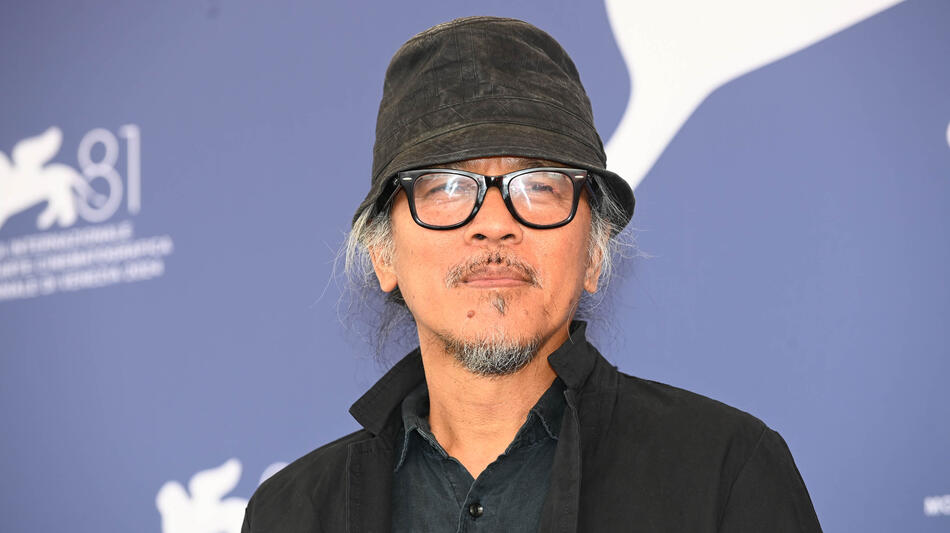 Il regista Lav Diaz al photocall del film Phantosmia a Venezia 81 il 2 settembre 2024