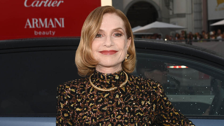 Isabelle Huppert sul red carpet del film The Room Next Door di Pedro Almodóvar a Venezia 81 il 2 settembre 2024
