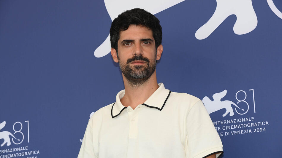 L'attore Francesco Carril al photocall del film Los años nuevos di Paula Fabra, Rodrigo Sorogoyen e Sara Cano a Venezia 81 il 3 settembre 2024