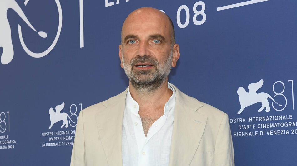 Il produttore David Fonjallaz al photocall del film Bestiari, erbari, lapidari di Massimo d'Anolfi, Martina Parenti a Venezia 81 il 3 settembre 2024