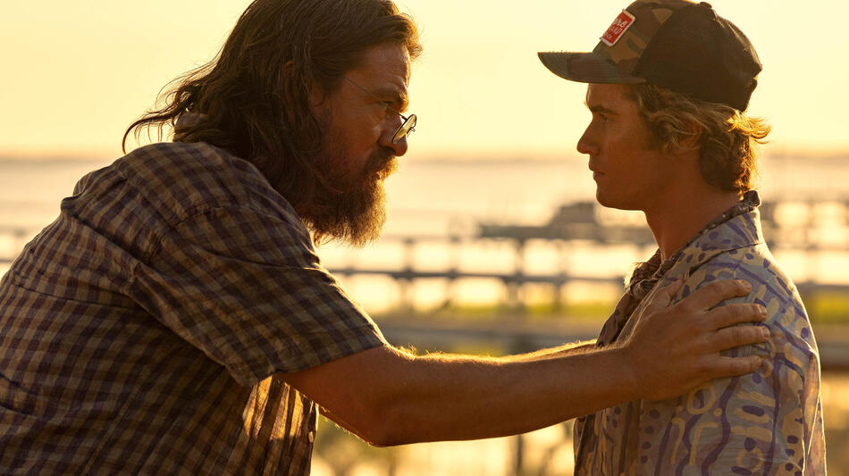 (S-D) Charles Halford come Big John, Chase Stokes come John B in Outer Banks 3x04