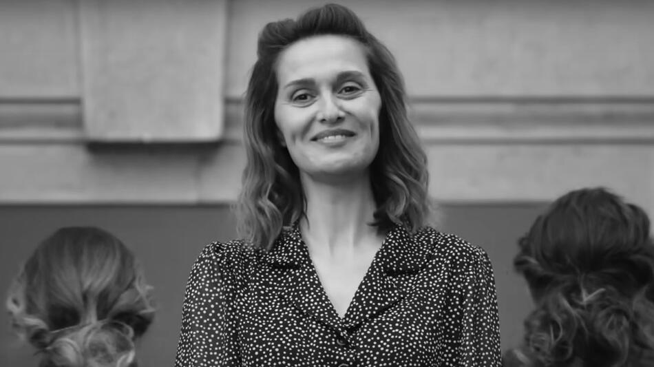 Paola Cortellesi in C'è ancora domani, scena da trailer