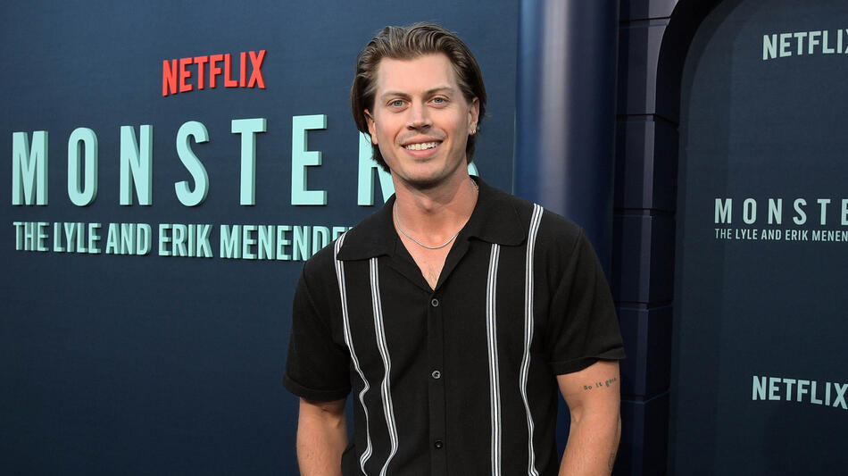 Tanner Stine partecipa alla premiere di Monsters: The Lyle and Erik Menendez Story di Netflix all'Egyptian Theatre Hollywood il 16 settembre 2024 a Los Angeles, California