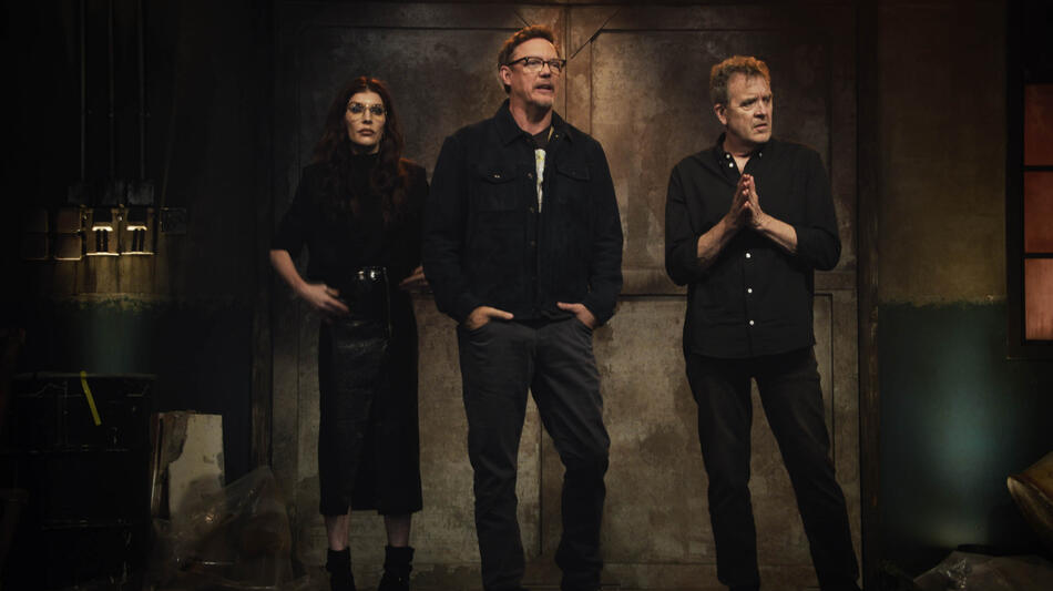 Ashley Levy, Matthew Lillard, e Tom Woodruff Jr. in Killer Cakes 1x01