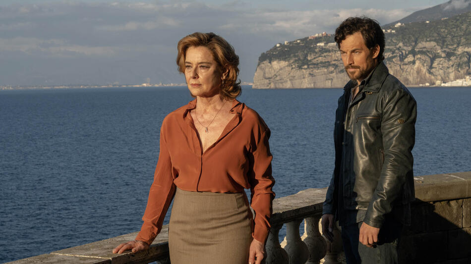 Monica Guerritore e Giacomo Gianniotti in Inganno di Pappi Corsicato - Stagione 1