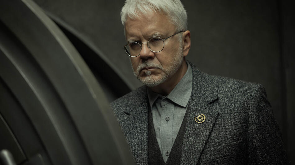 Tim Robbins in Silo 2x03