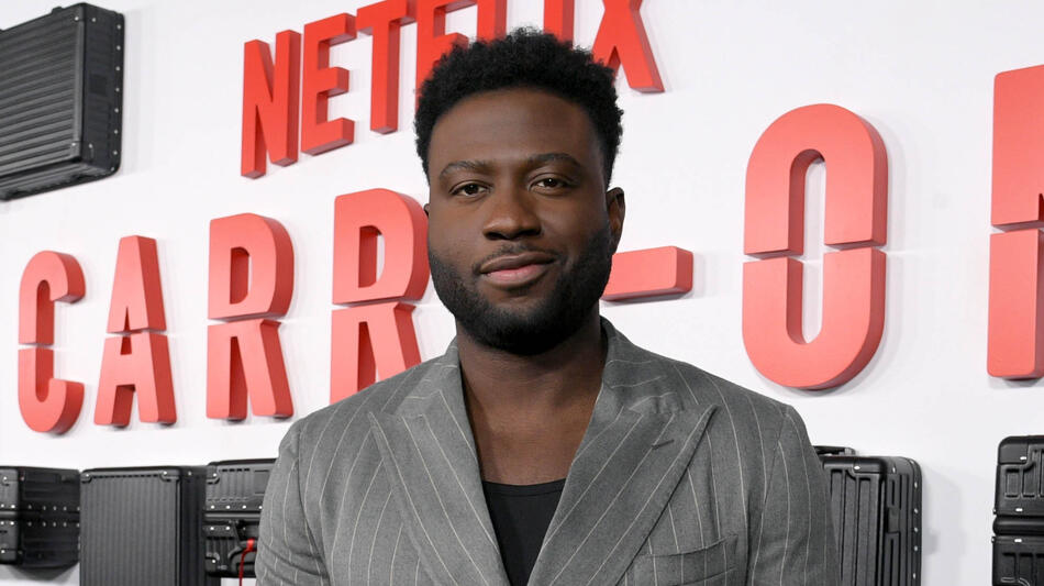 Sinqua Walls alla première di Los Angeles di Carry-On di Netflix all'Egyptian Theatre Hollywood il 5 dicembre 2024 a Los Angeles, California 