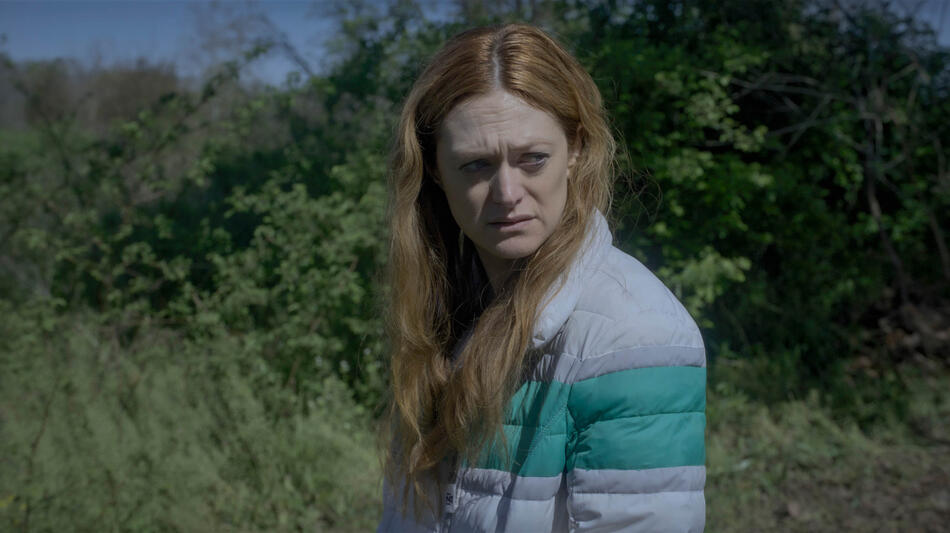 Marin Ireland in Dope Thief 1x04
