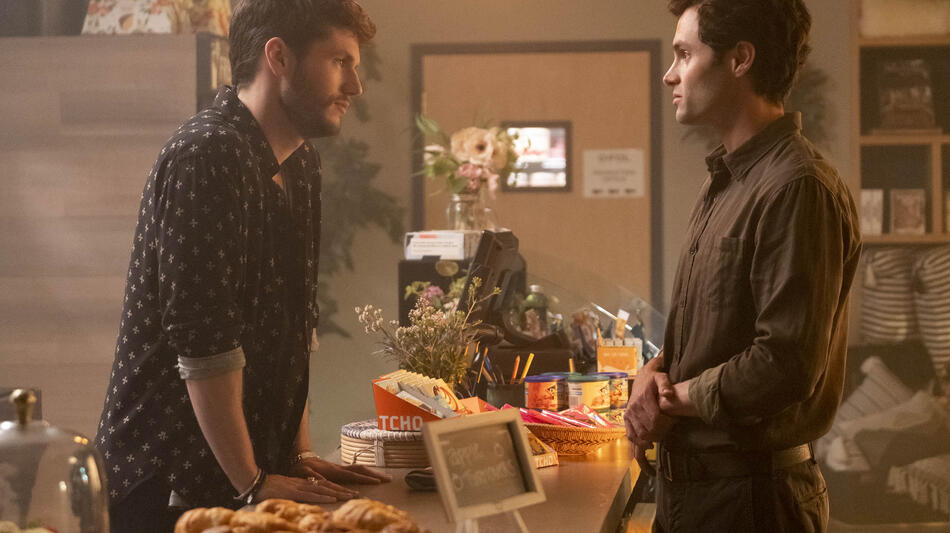 James Scully come Forty Quinn, Penn Badgley come Joe Goldberg in You 2x06