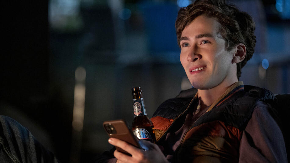 Dylan Arnold come Theo Engler in You 3x07