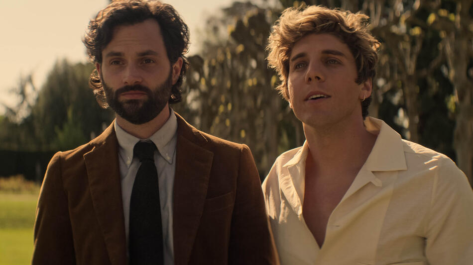 (S-D) Penn Badgley come Joe, Lukas Gage come Adam in You 4x04