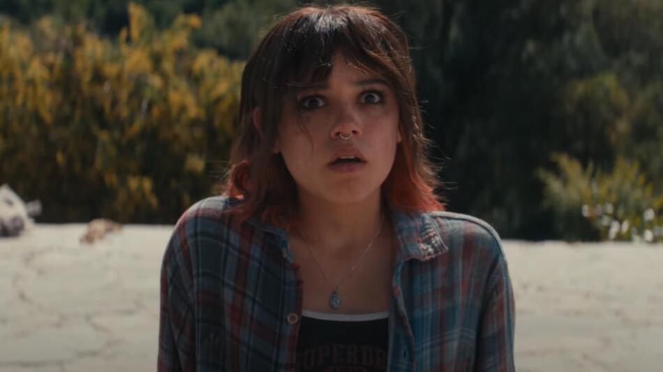 Jenna Ortega in Death Of A Unicorn, scena da trailer