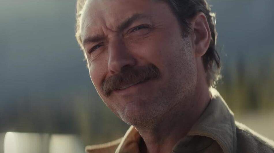 Jude Law in The Order, scena da trailer