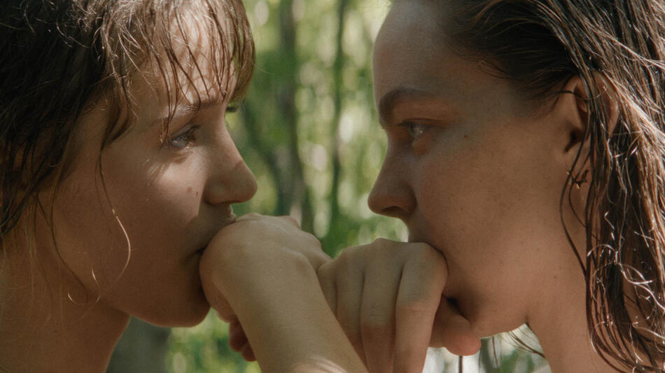 Little Trouble Girls di Urska Djukic - First Look