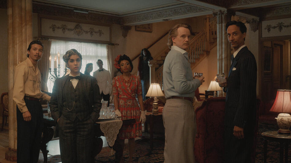 Chase Yi, Ashly Burch, Imani Hakim, David Hornsby e Danny Pudi in Mythic Quest 4x04