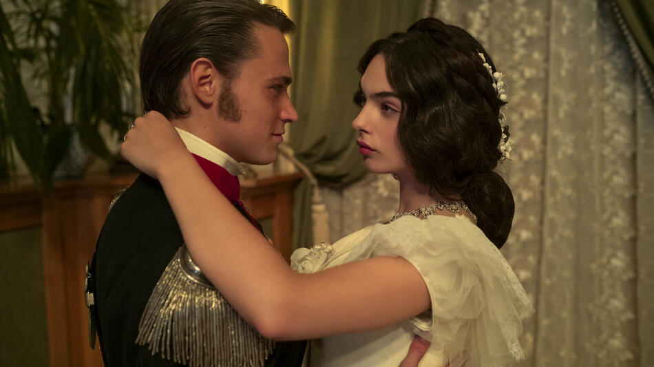 (S-D) Saul Nanni come Tancredi, Deva Cassel come Angelica in Il Gattopardo 1x04