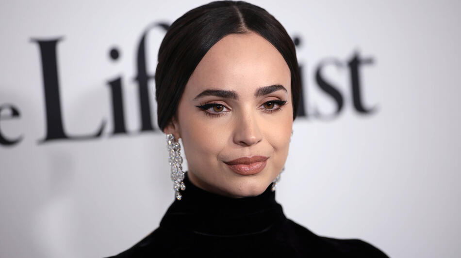 Sofia Carson alla première di The Life List al Paris Theater il 25 marzo 2025 a New York City