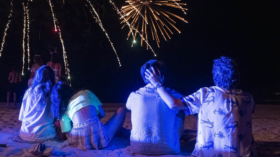 Aimee Lou Wood, Charlotte Le Bon, Patrick Schwarzenegger, Sam Nivola in The White Lotus 3x05