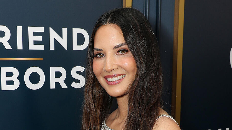 Olivia Munn all'anteprima mondiale della serie Your Friends & Neighbors presso la Directors Guild of America