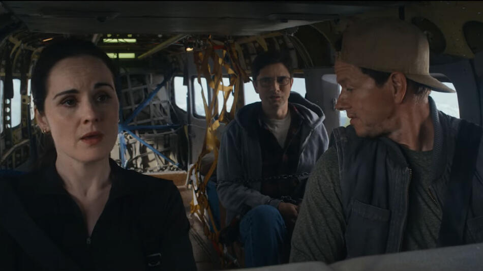 Flight Risk - Trappola ad alta quota, scena da trailer