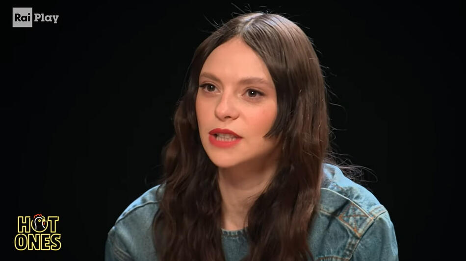 Francesca Michielin a Hot Ones Italia