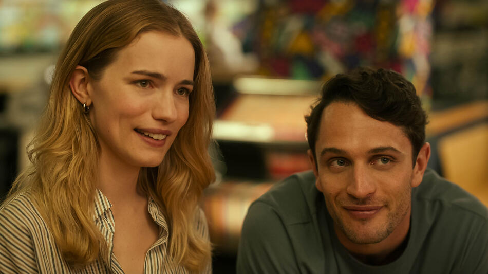 (S-D) Willa Fitzgerald come Danny Simms e Colin Woodell come Xander Phillips in Pulse 1x06