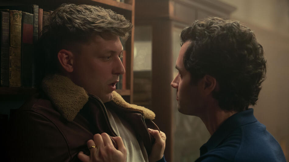 (S-D) Tom Francis come Clayton, Penn Badgley come Joe Goldberg in You 5x04