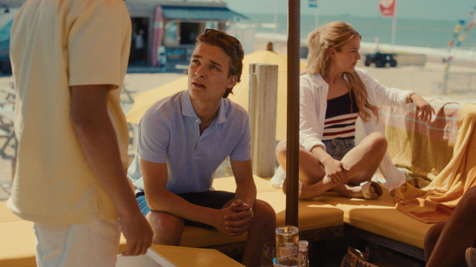 Willem De Schryver come Alexander in Knokke Off 1x01