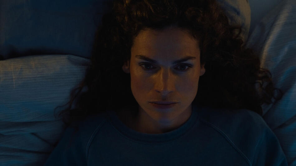 Anna Drijver come Melissa in Knokke Off 1x05