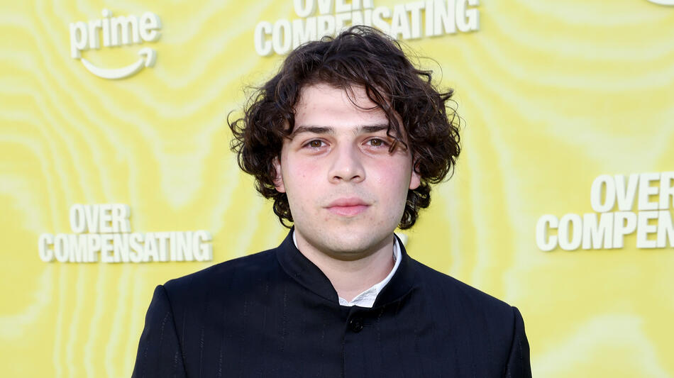 Tomaso Sanelli partecipa alla proiezione di Overcompensating e all'after-party all'Hollywood Palladium il 14 maggio 2025 a Los Angeles, California