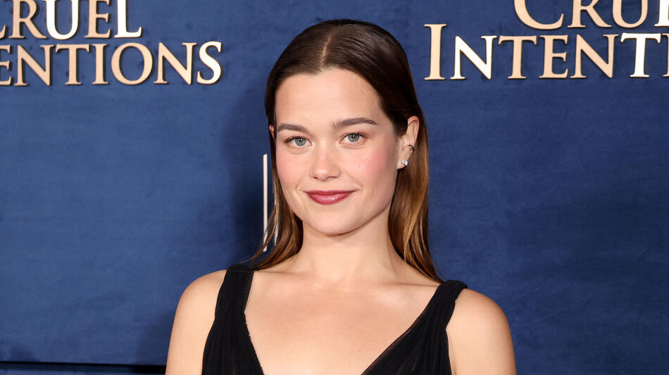 Sarah Catherine Hook alla première di Cruel Intentions sul red carpet di Los Angeles presso l'Ebell Club di Los Angeles il 19 novembre 2024 a Los Angeles, California