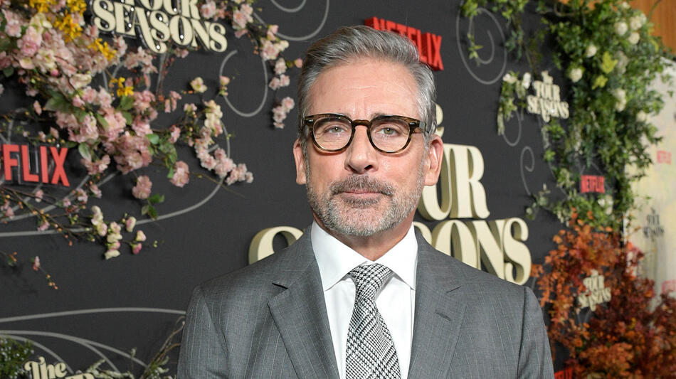 Steve Carell partecipa alla première di The Four Seasons di Netflix a Los Angeles il 24 aprile 2025 a Los Angeles, California