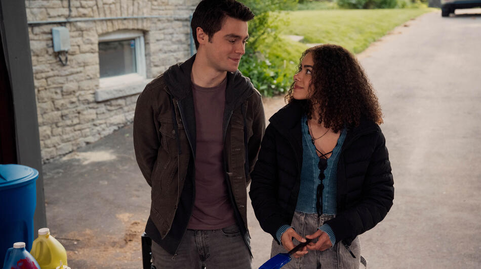 (S-D) Felix Mallard come Marcus Baker, Antonia Gentry come Ginny Miller in Ginny & Georgia 3x02