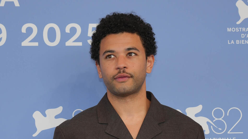 L'attore Calvin Demba al photocall del film Broken English di Jane Pollard e Iain Forsyth alla 82a Mostra del Cinema di Venezia, sabato 30 agosto 2025