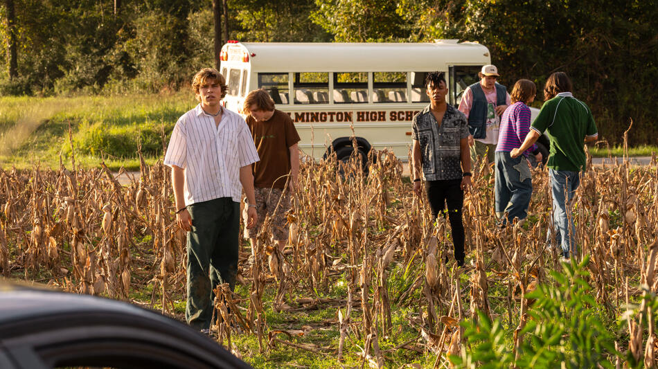Charlie (William Lipton), Wyatt (Jesse Golliher), Bez (Zendé Murdock) in The Runarounds 1x05