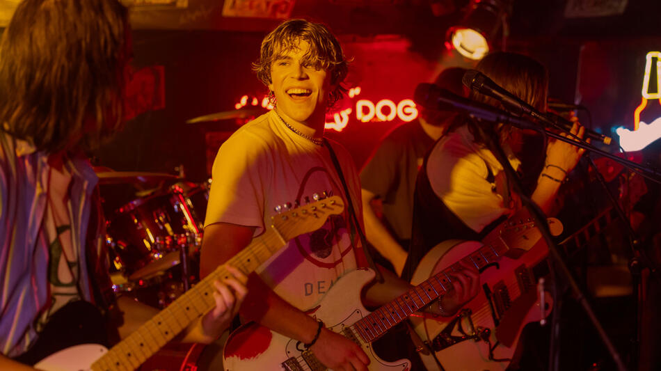 Charlie (William Lipton) in The Runarounds 1x06