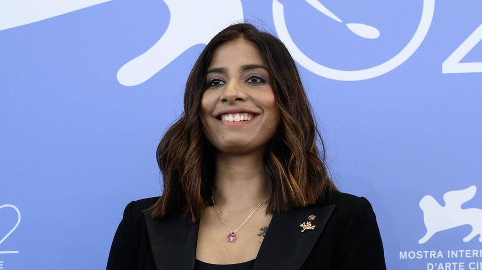 La regista Anuparna Roy al photocall del film Songs of Forgotten Trees alla 82a Mostra del Cinema di Venezia, lunedì 1 settembre 2025